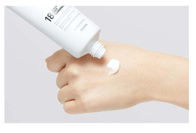 Слабокислотная пенка для молодой кожи A’Pieu 18 Daily Cleansing Foam